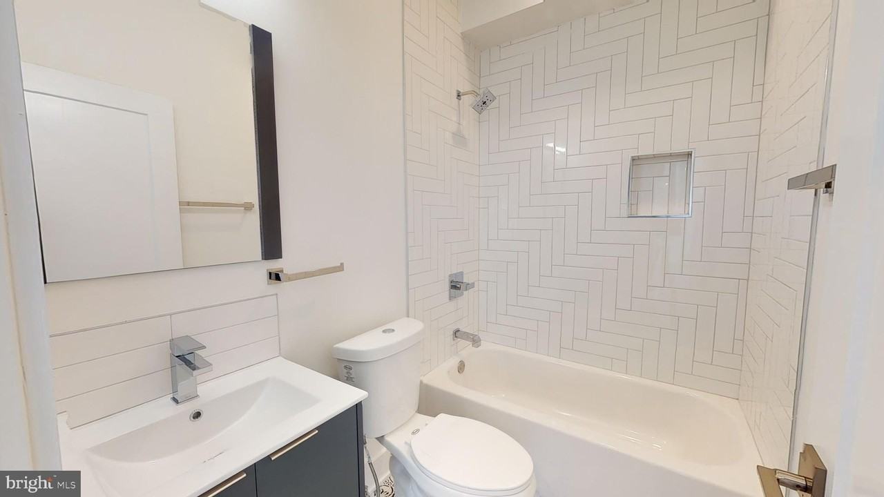 812 N 16th St Unit 6 #6 - Photo 5 of 9