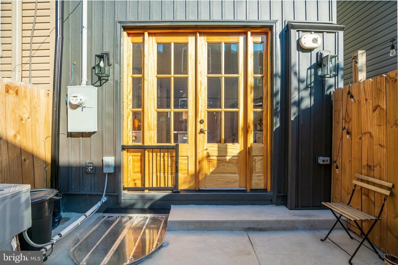 2246 Sears St - Photo 7 of 25