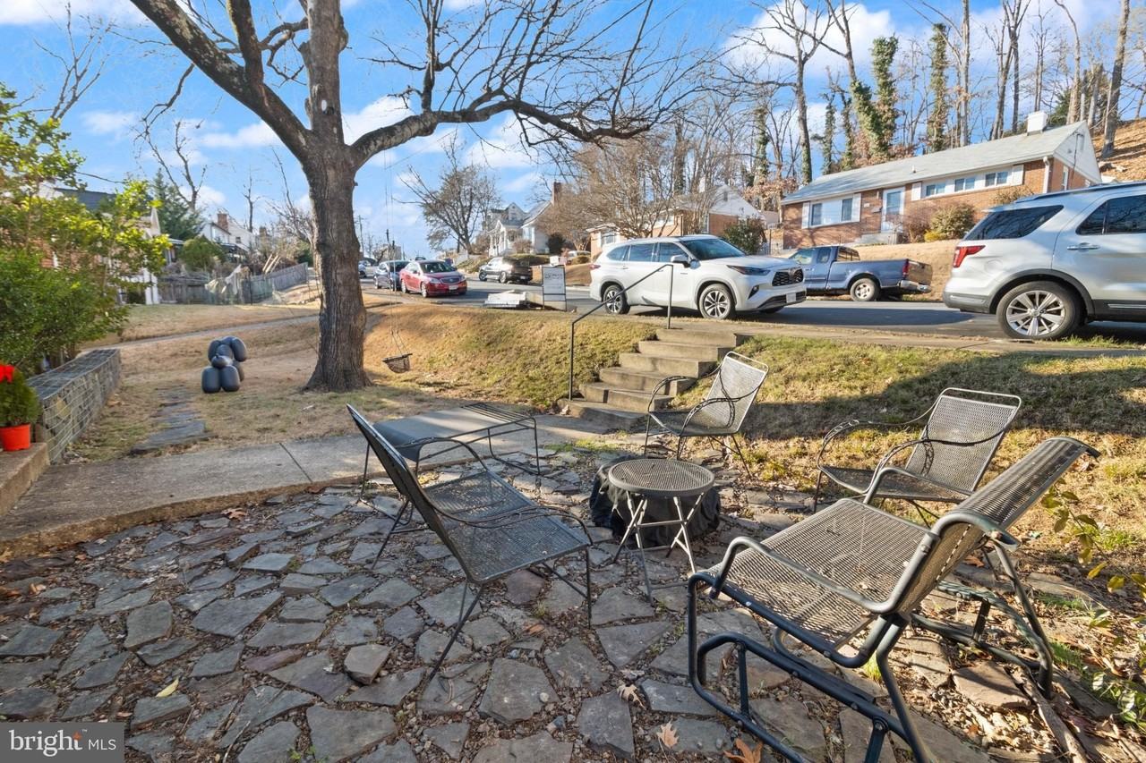 2444 S Culpeper St - Photo 4 of 24