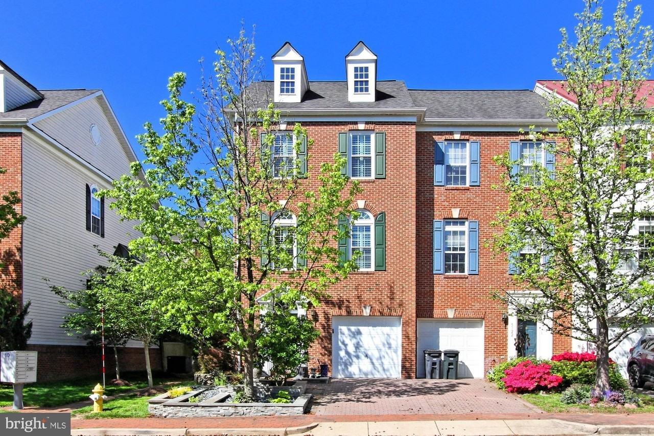 5120 Grimm Dr - Photo 3 of 50