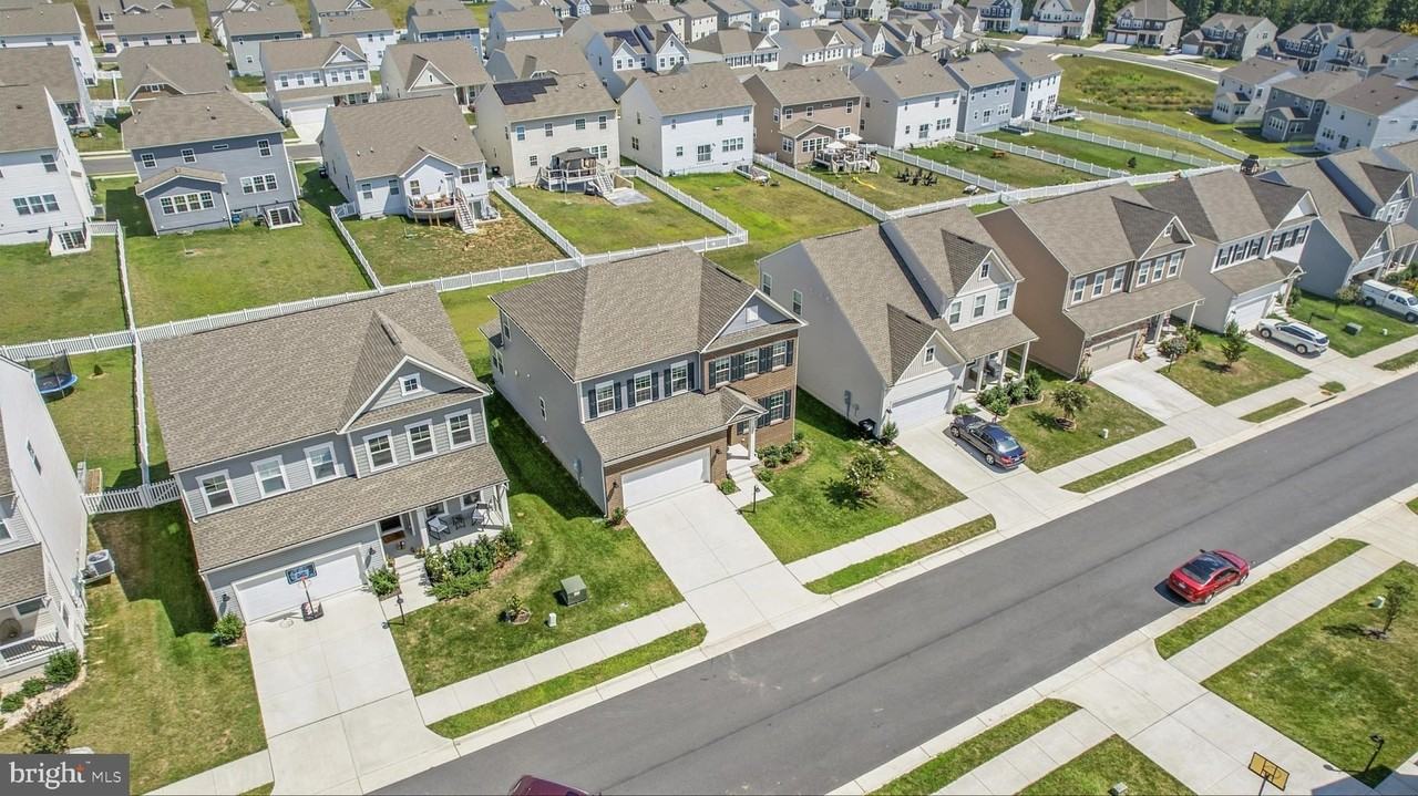 2053 Whithorn Hl - Photo 2 of 44