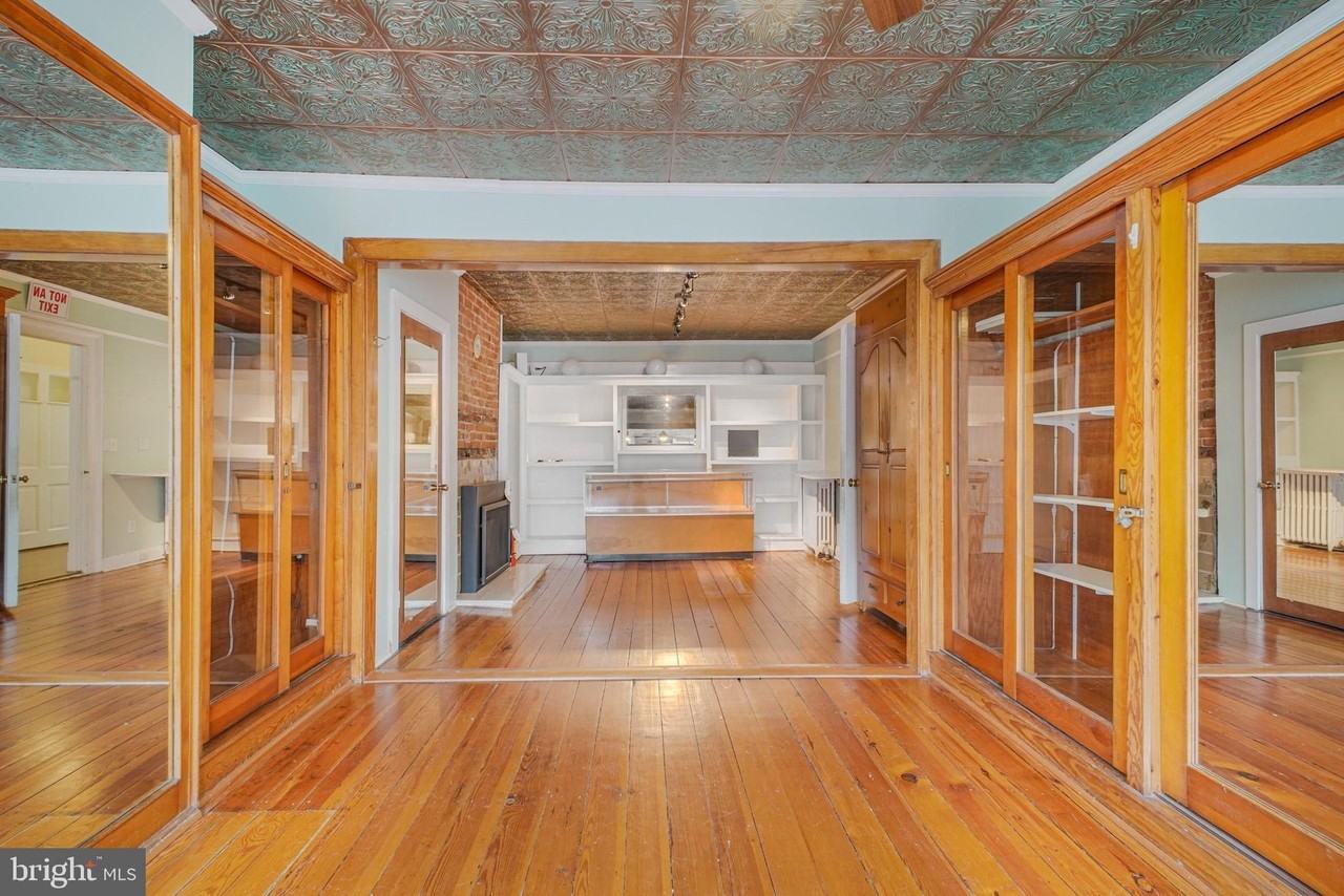 1109 Caroline St - Photo 4 of 41