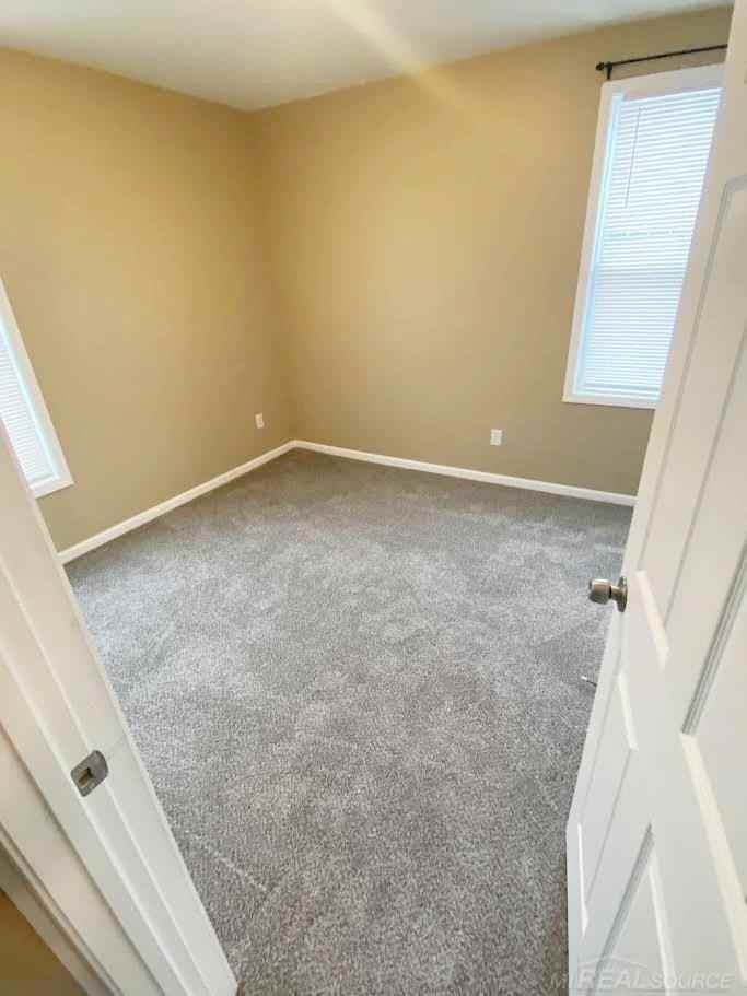 5766 Parker St - Photo 5 of 20