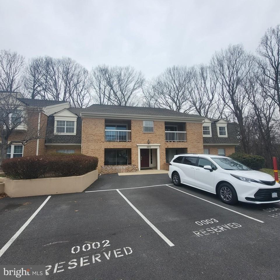 5800 Cove Landing Rd Apt 303 #303 - Photo 2 of 50