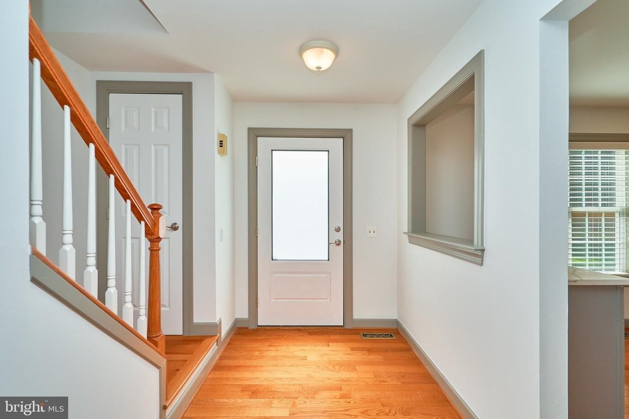 5810 Bunker Woods Ln - Photo 4 of 33