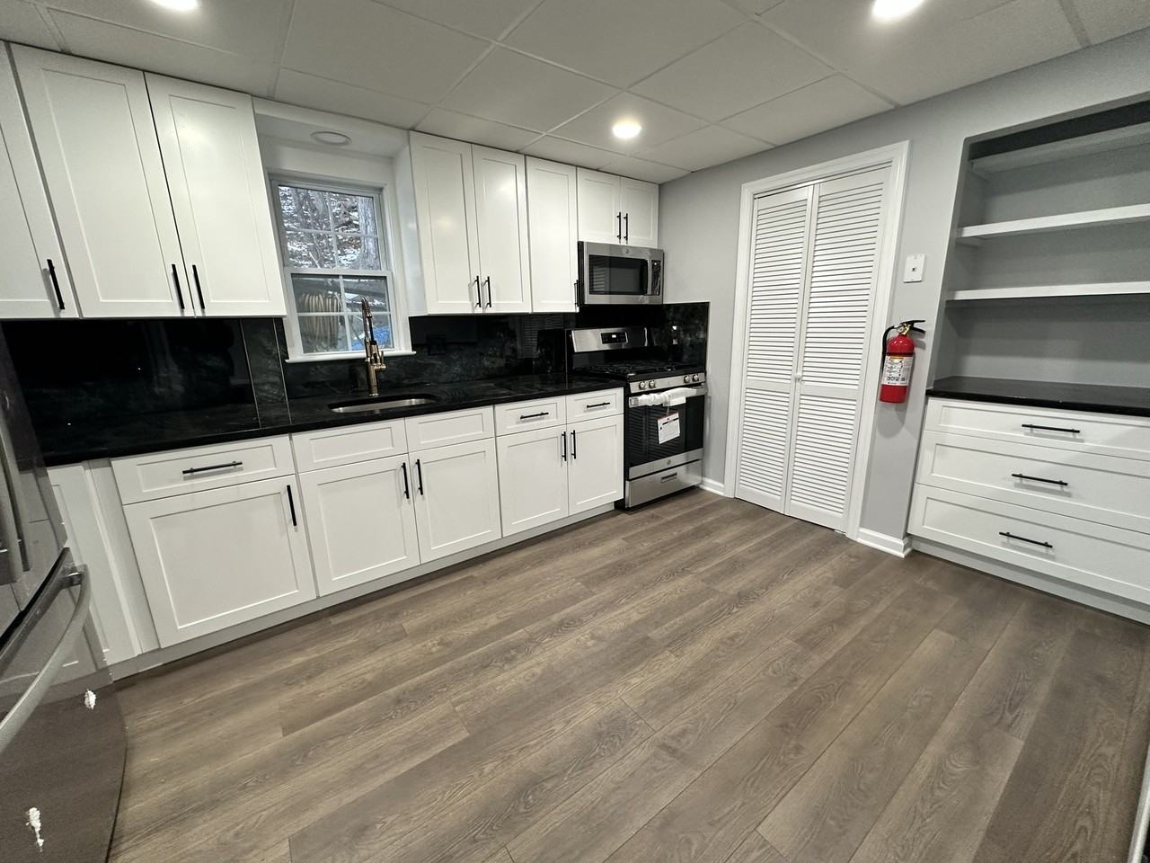 236 Kinnelon Rd - Photo 7 of 18