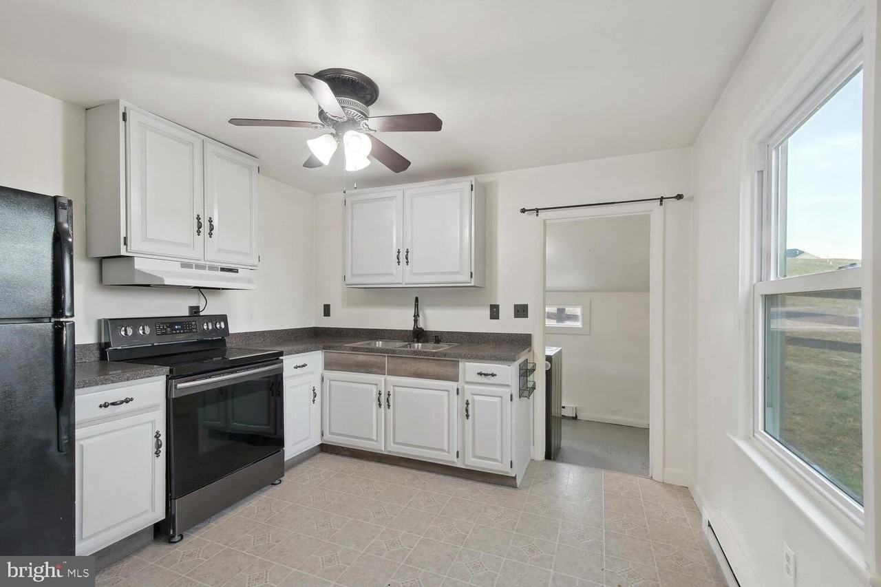 18390 Silcott Springs Rd - Photo 6 of 12