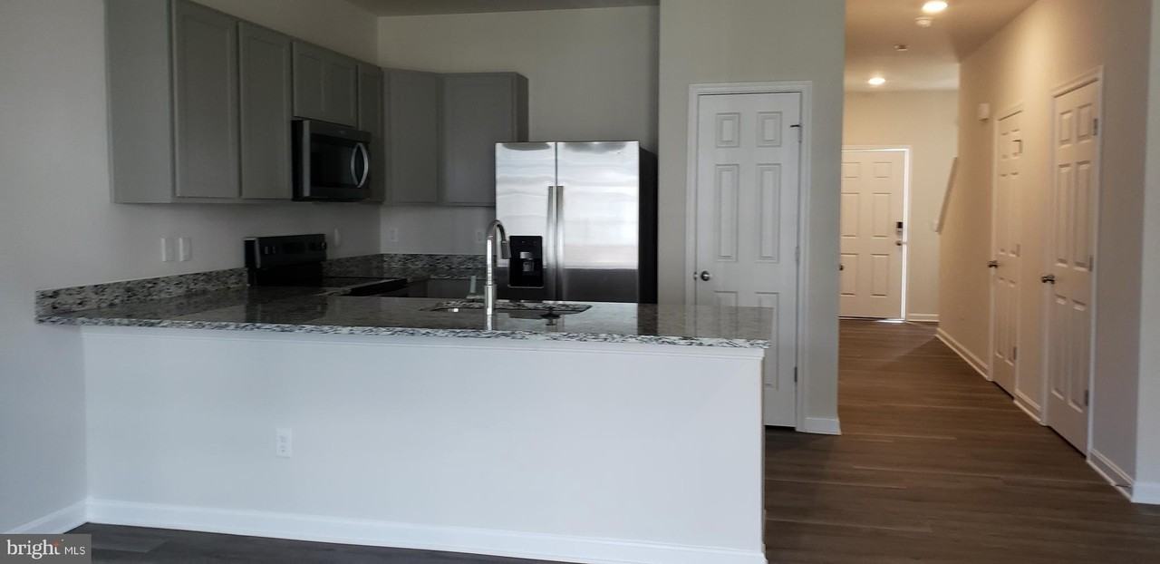 208 Caterpillar Dr - Photo 6 of 27