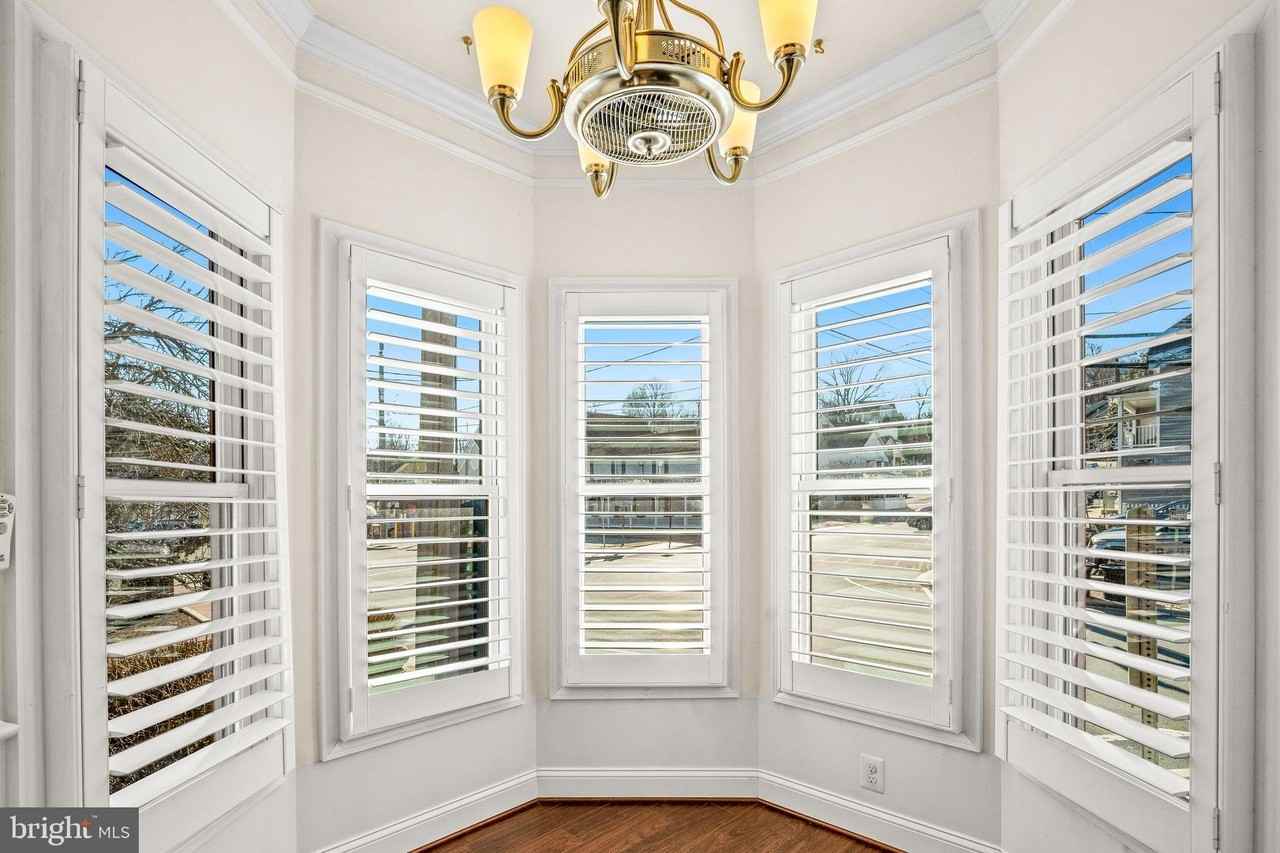 211 Mill St - Photo 7 of 50