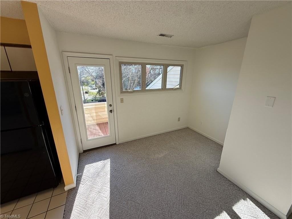 711 S Marshall St #D - Photo 6 of 13