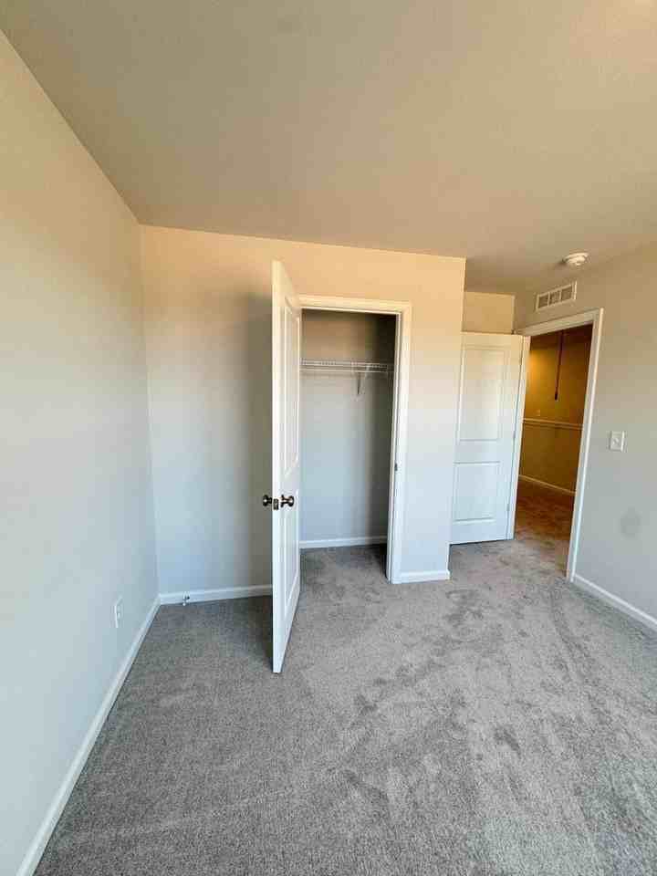 125 Nahunta Dr - Photo 4 of 50