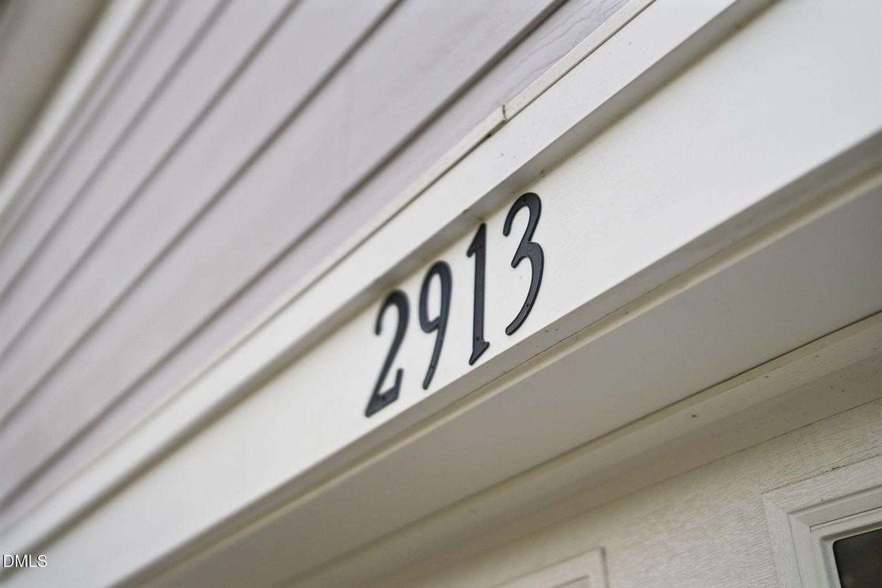 2913 Macbeth Ln - Photo 5 of 50