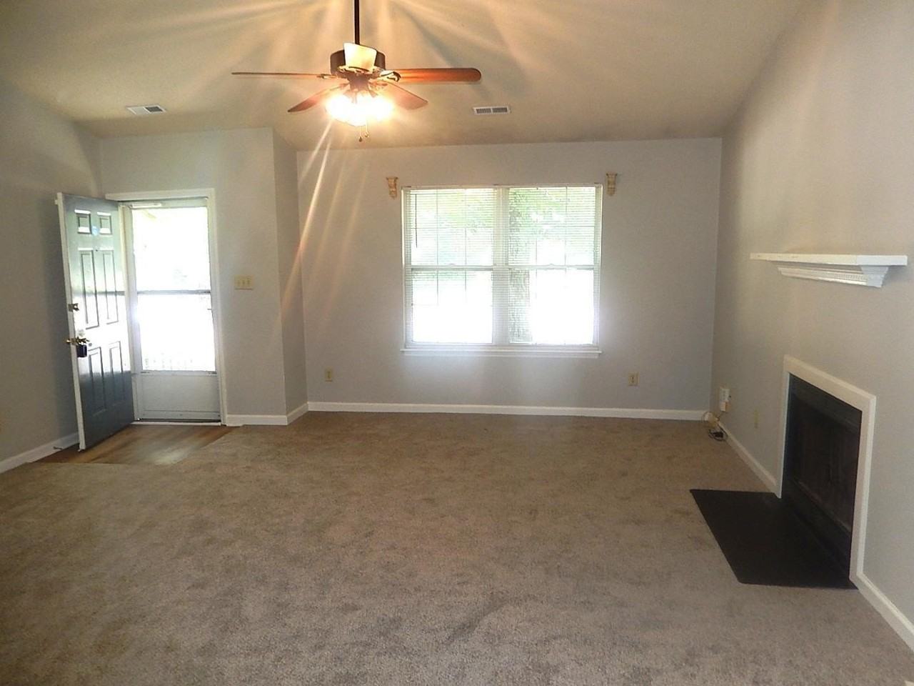 2609 Lynn Rd - Photo 4 of 24