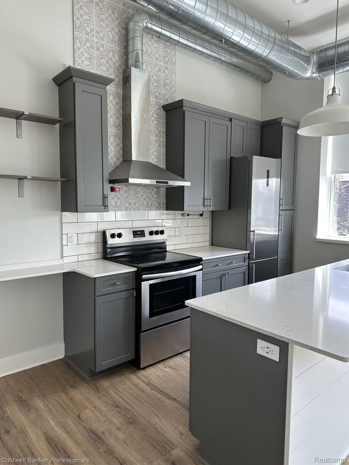 785 Forest St - Photo 7 of 19