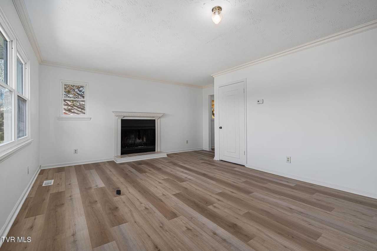 512 Jena Beth Dr - Photo 5 of 40