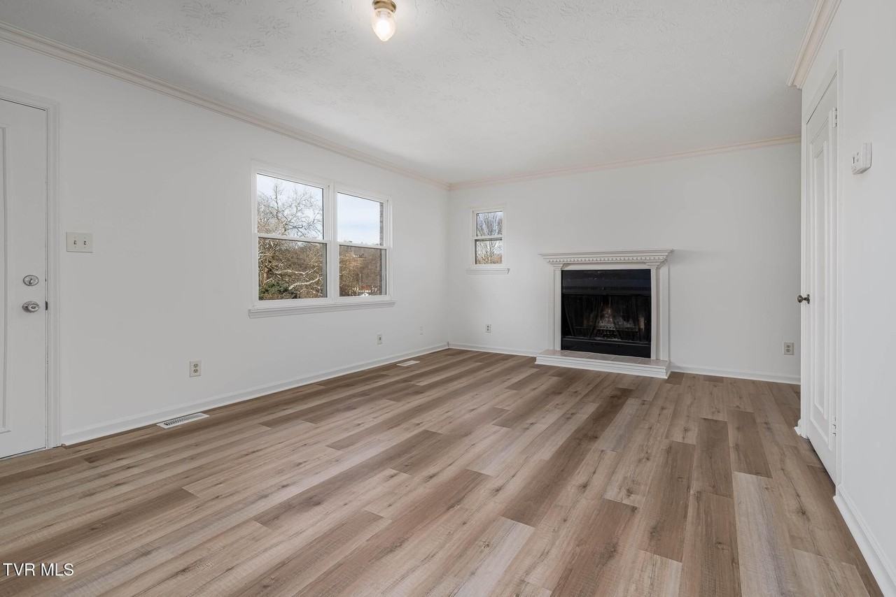 512 Jena Beth Dr - Photo 6 of 40