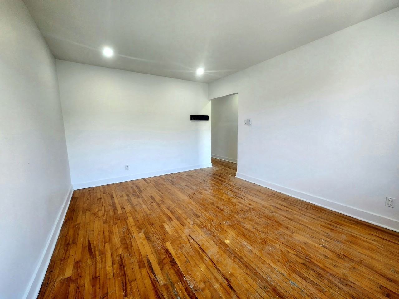 6220 Rue Hamilton #5 - Photo 2 of 15