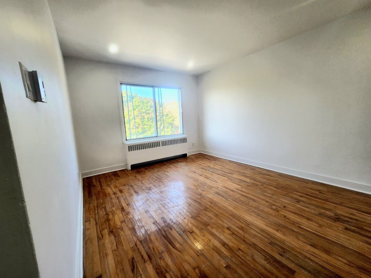 6220 Rue Hamilton #5 - Photo 4 of 15