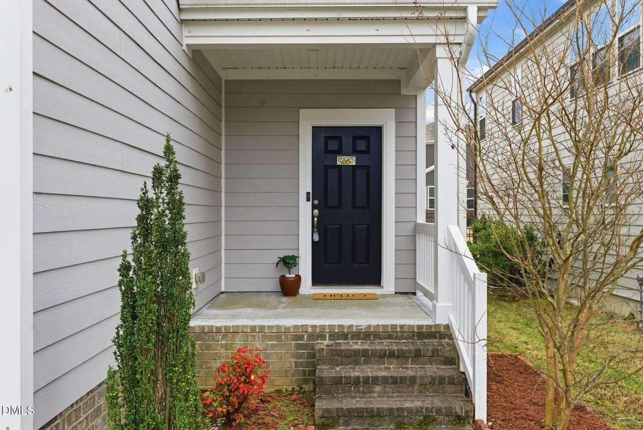 2913 Macbeth Ln - Photo 7 of 50