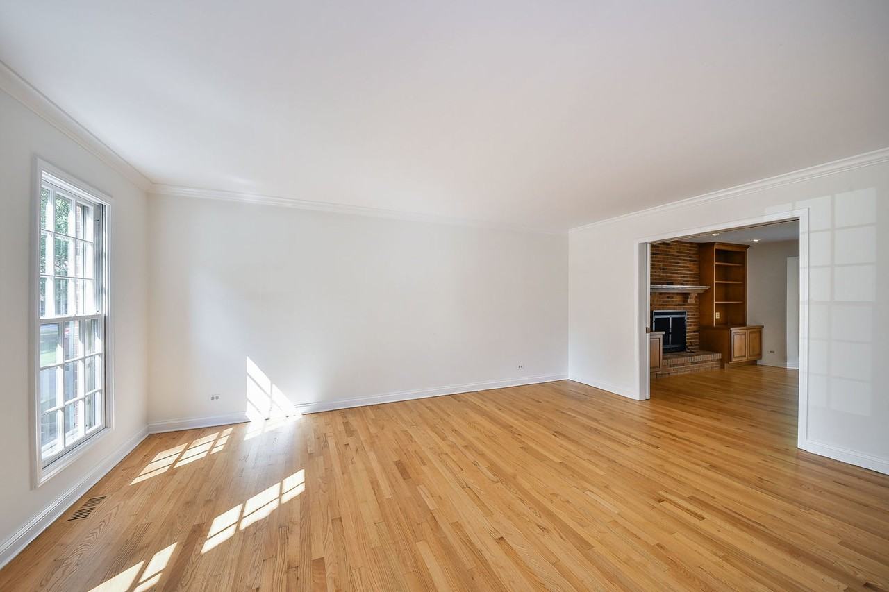 825 Biltmore Ct - Photo 5 of 45