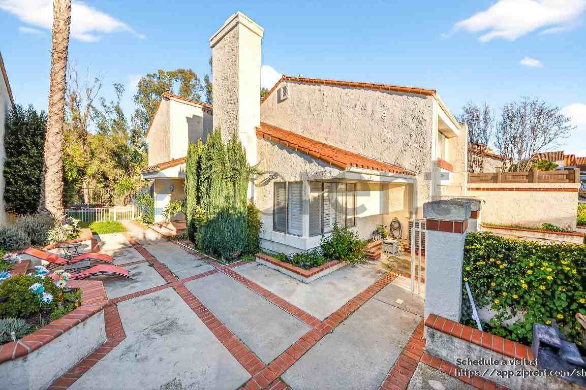 24675 Mendocino Ct - Photo 4 of 33