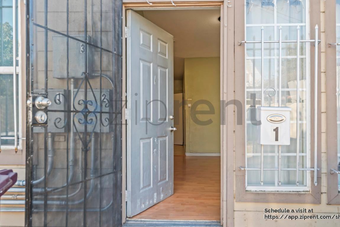 1820 International Blvd #1 - Photo 4 of 18