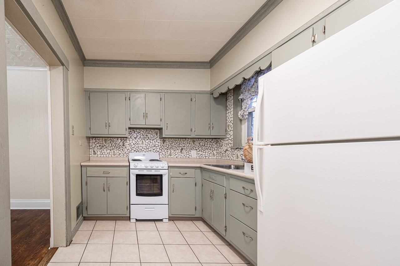 373 New York Ave #1 - Photo 4 of 10