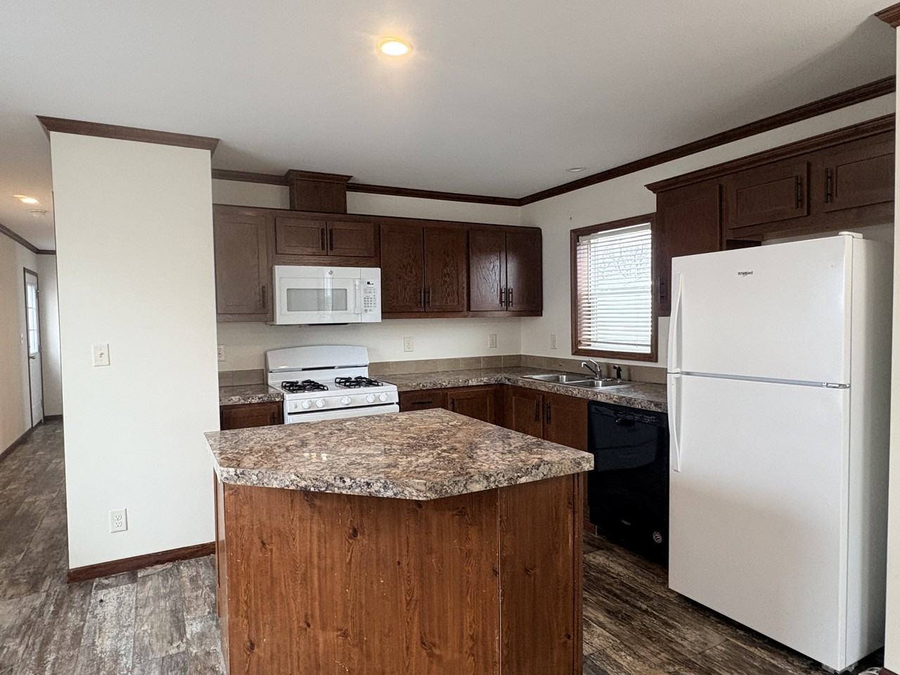 1980 Se Winter Park Dr #184 - Photo 4 of 24