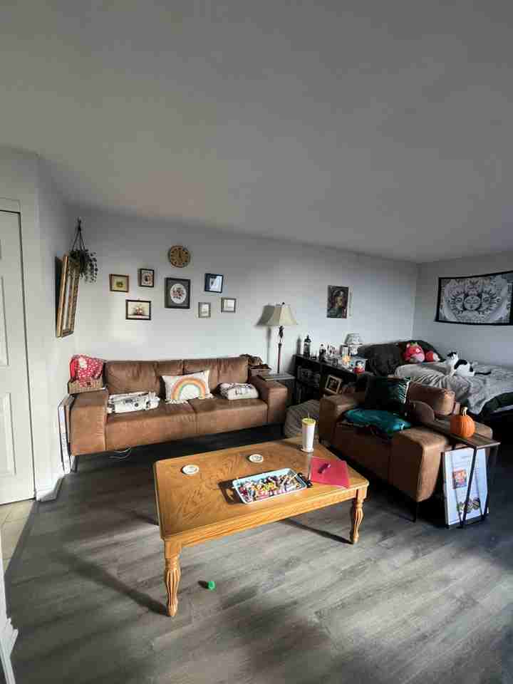 2074 Robie St - Photo 3 of 8