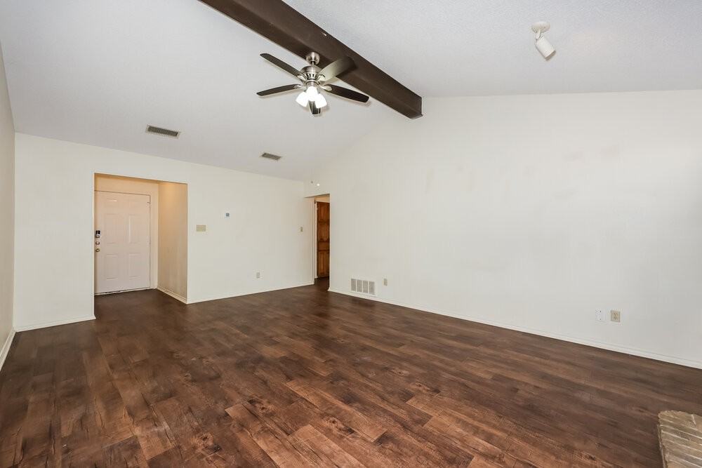 7908 Gladewater Dr - Photo 3 of 16