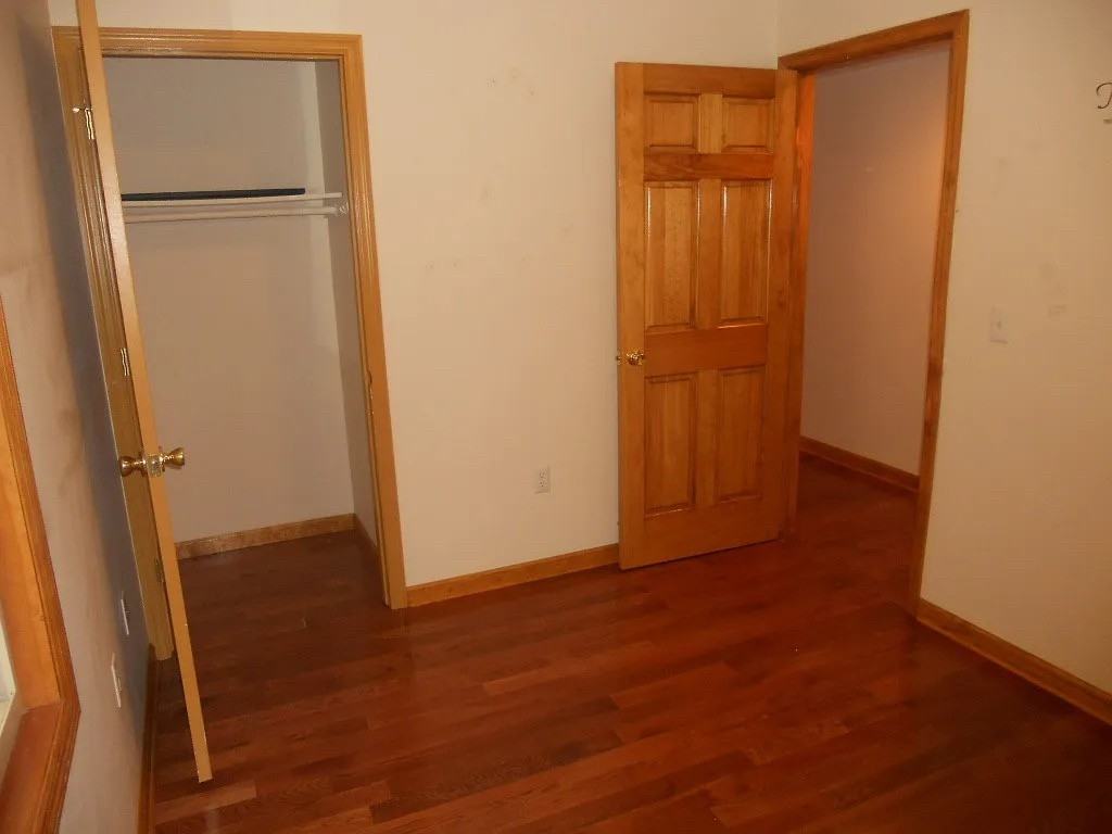 163 Walnut St - Photo 6 of 8