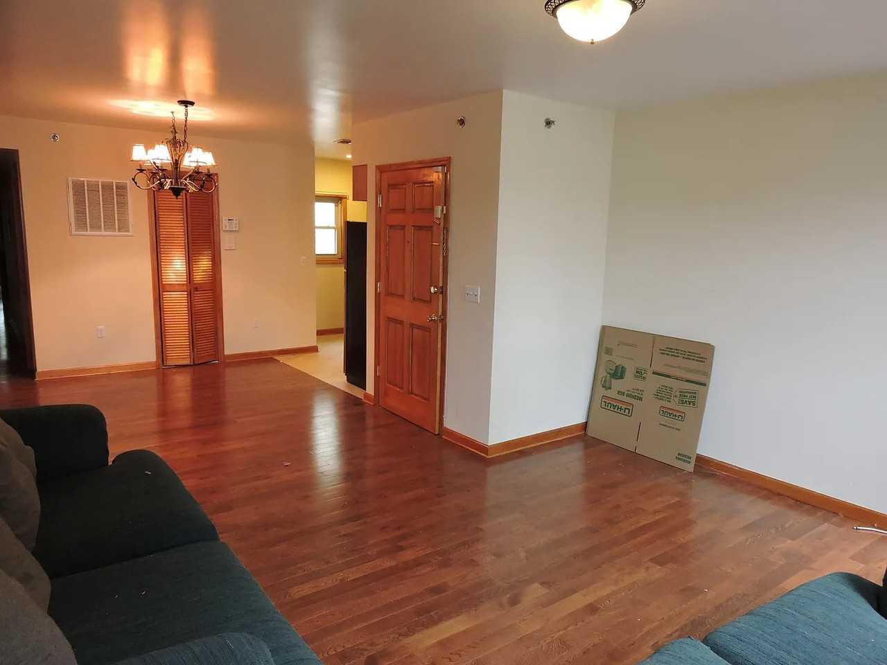 163 Walnut St - Photo 4 of 8