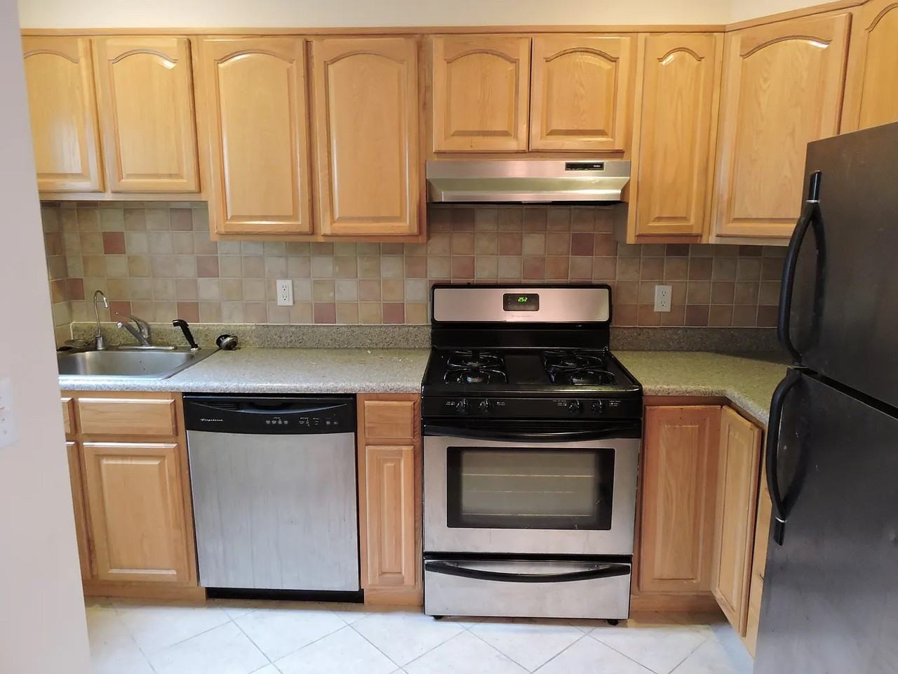 163 Walnut St - Photo 2 of 8