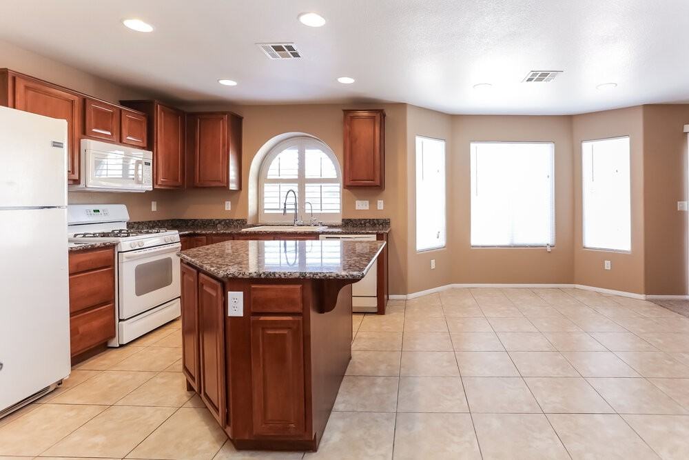 408 Orchid Oasis Ave - Photo 6 of 16