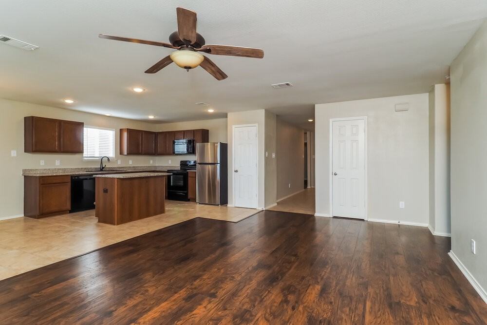 3200 Sadie Trl - Photo 5 of 16