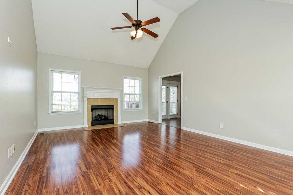 3128 Hardwood Dr - Photo 4 of 17