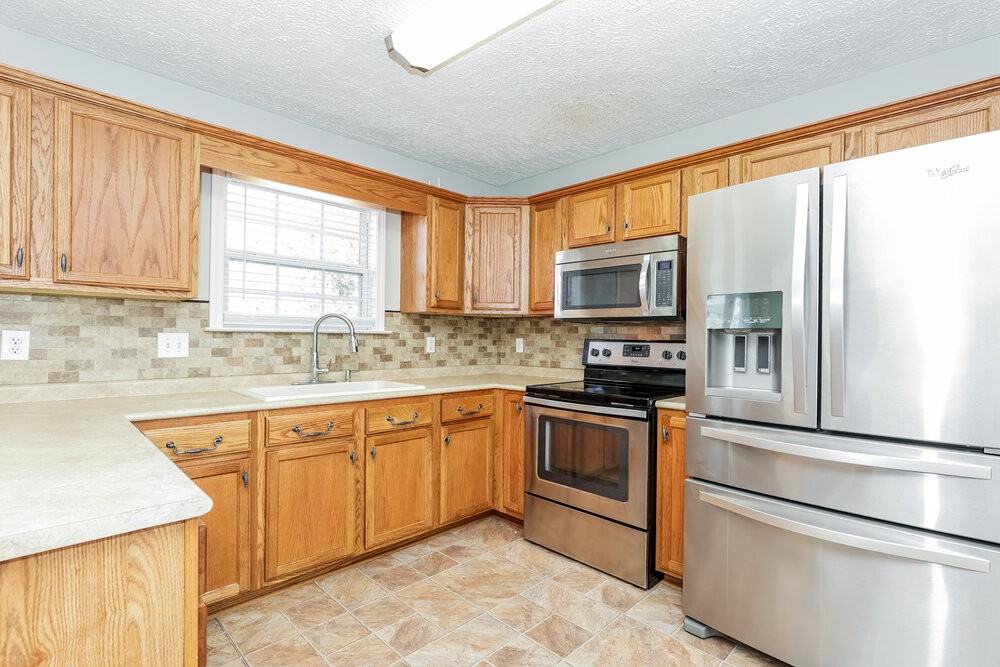 3128 Hardwood Dr - Photo 7 of 17