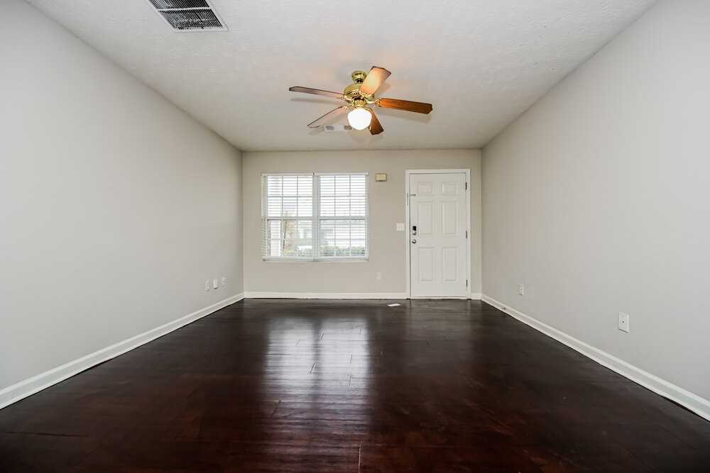 6075 Flagstaf Walk - Photo 5 of 20