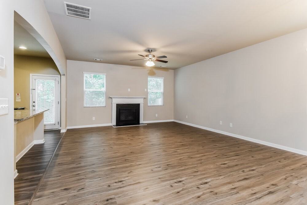 217 Jefferson Ave - Photo 5 of 20