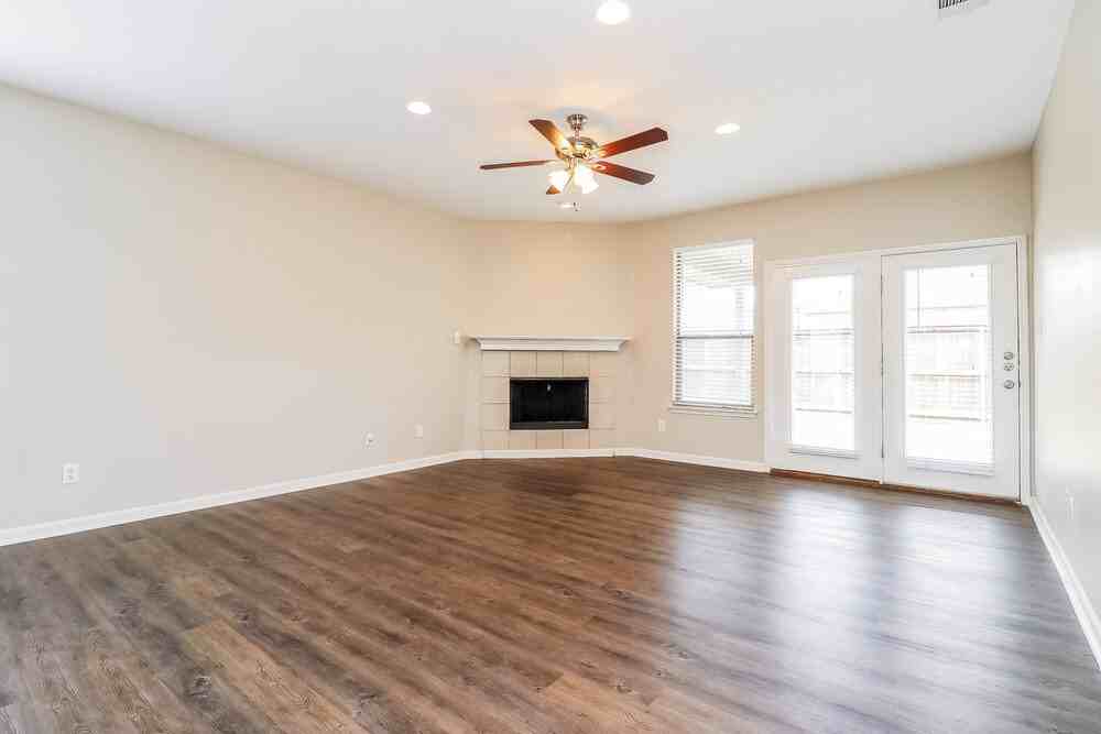 408 Lead Creek Dr - Photo 3 of 16