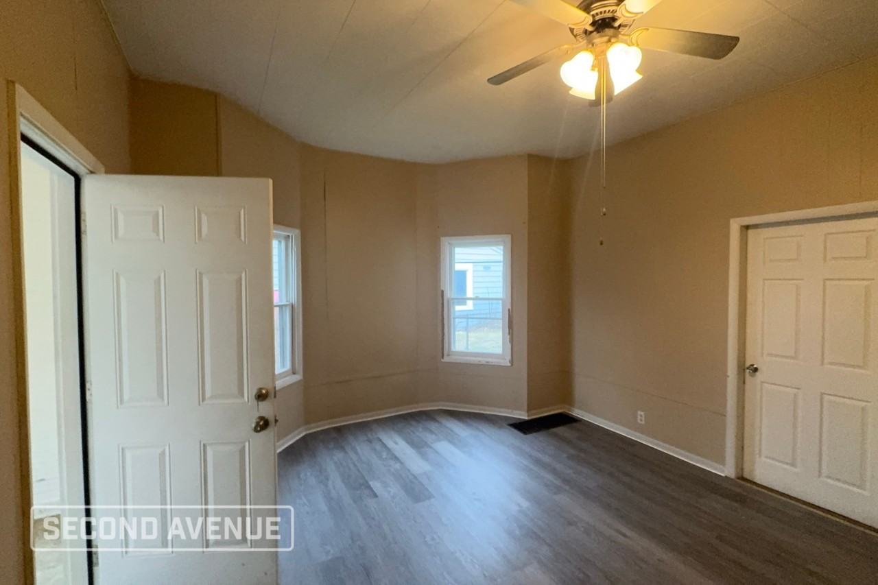 512 Central Ave - Photo 3 of 12