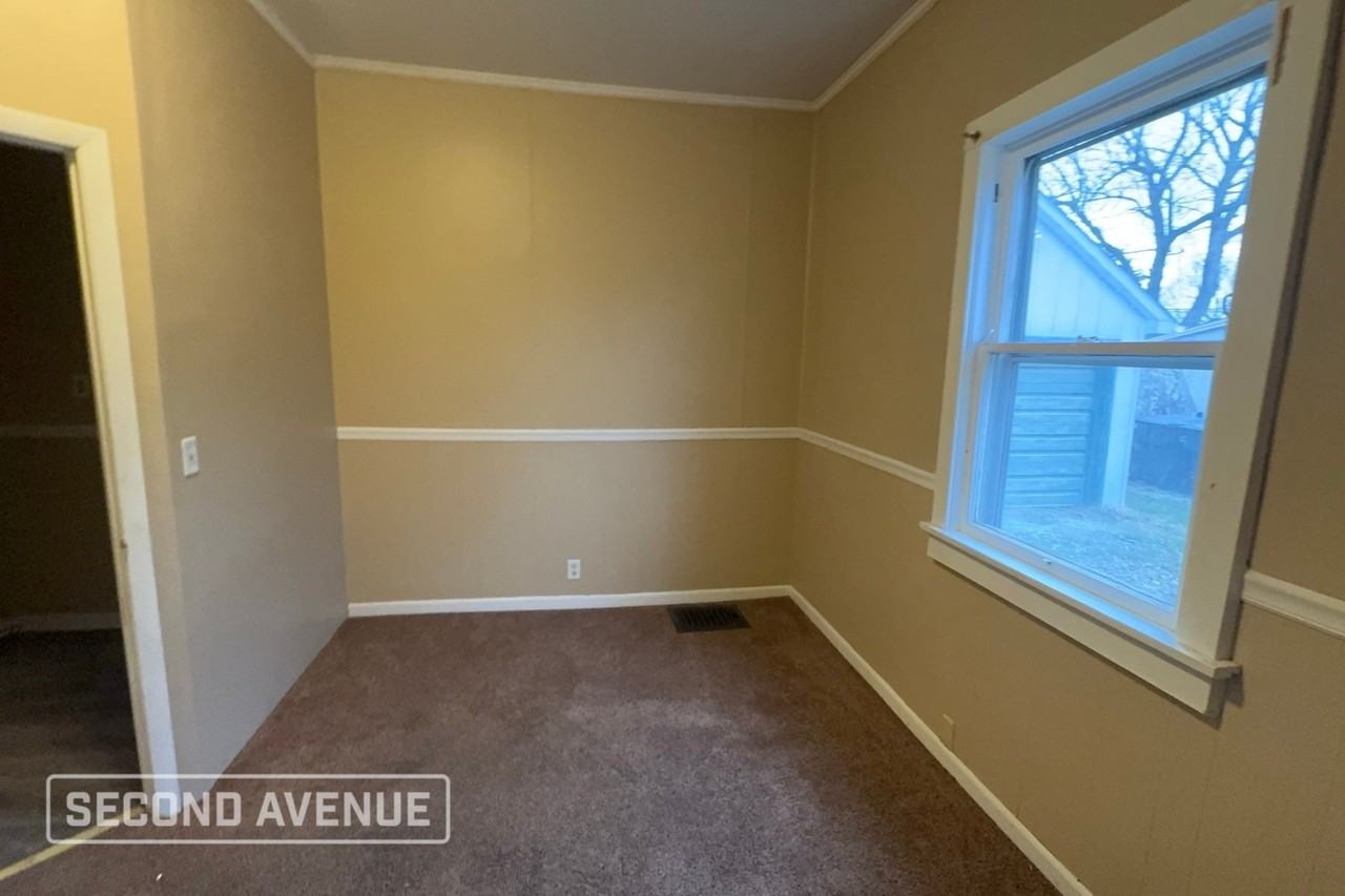 512 Central Ave - Photo 6 of 12