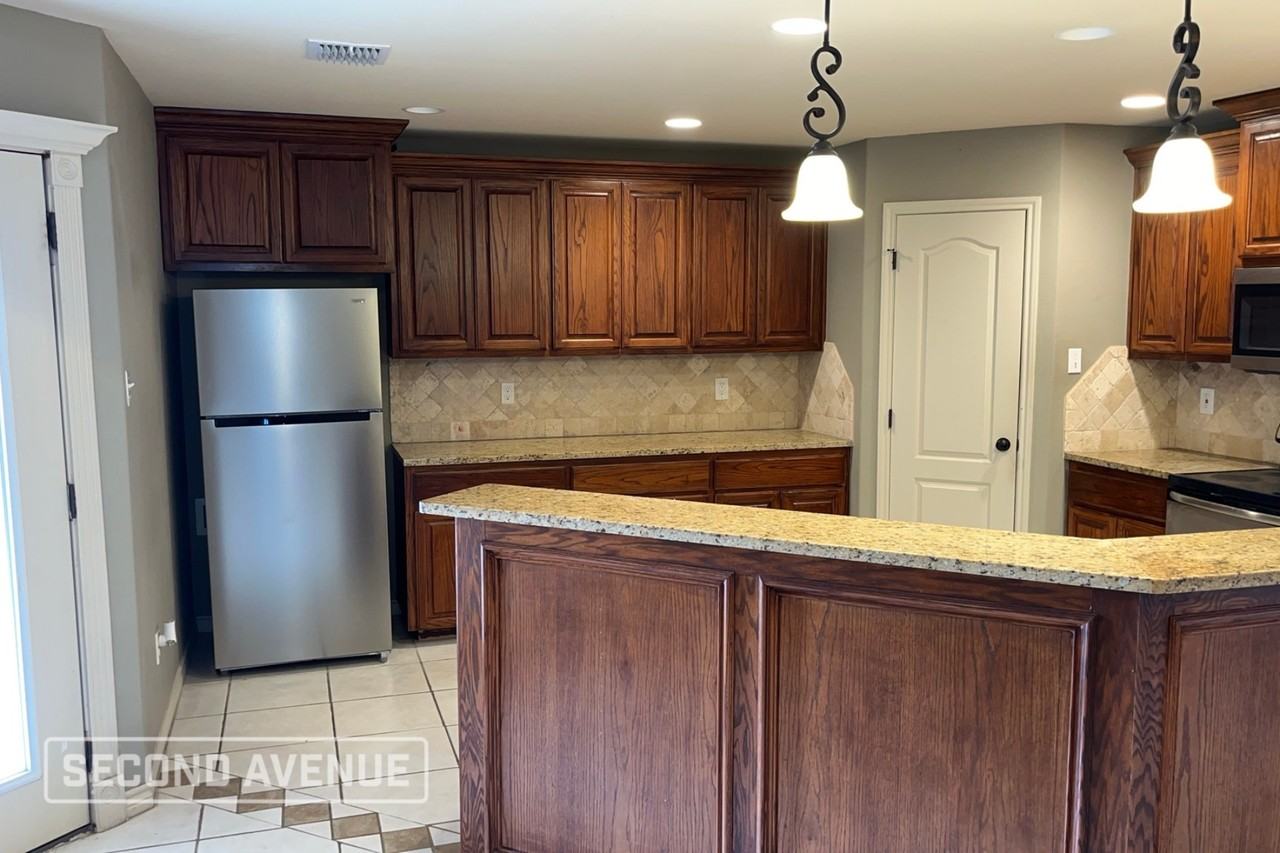 7607 Aquamarine Dr - Photo 5 of 16