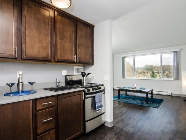 The Edge - Photo 7 of 44