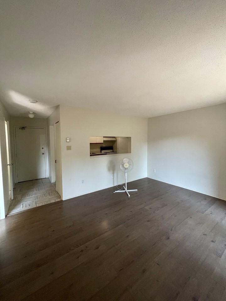 260 Brittany Drive - Photo 7 of 17