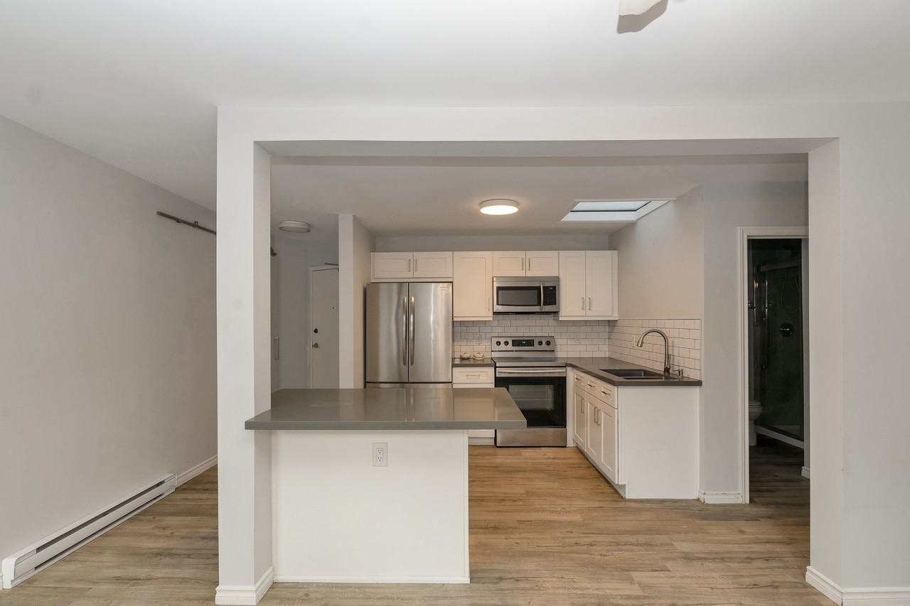 31 Mississaga St W, Orillia, ON L3V 3A5, Canada - Photo 5 of 21