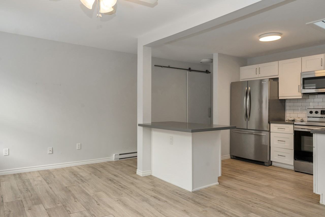 31 Mississaga St W, Orillia, ON L3V 3A5, Canada - Photo 7 of 21