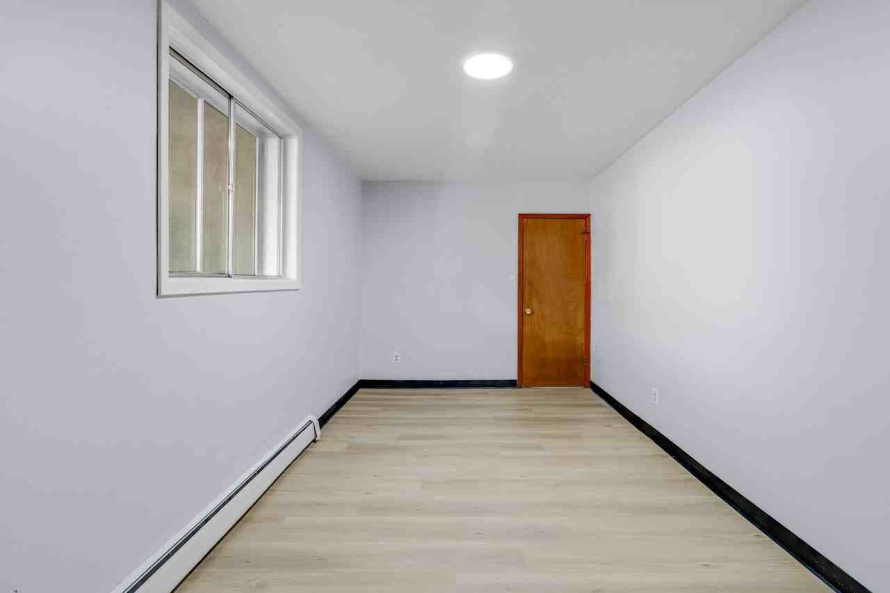 Imperial - Photo 2 of 13