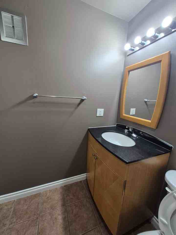 Colonial House - Photo 4 of 9