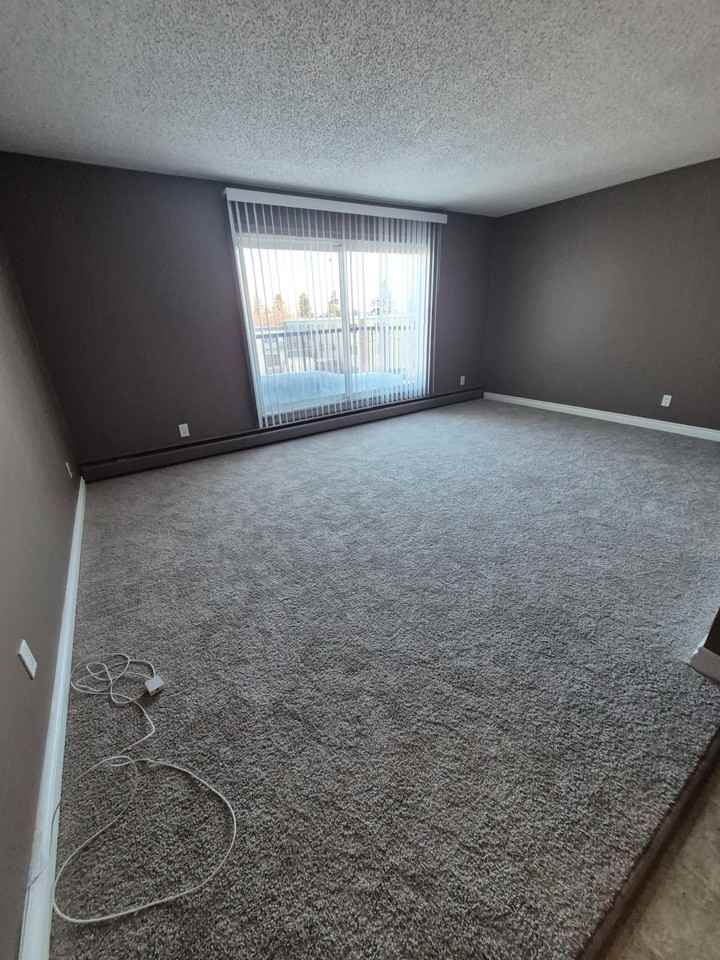 Colonial House - Photo 6 of 9